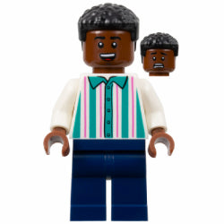 soc162ストライプシャツのサッカーサポーターの男性(#40634)